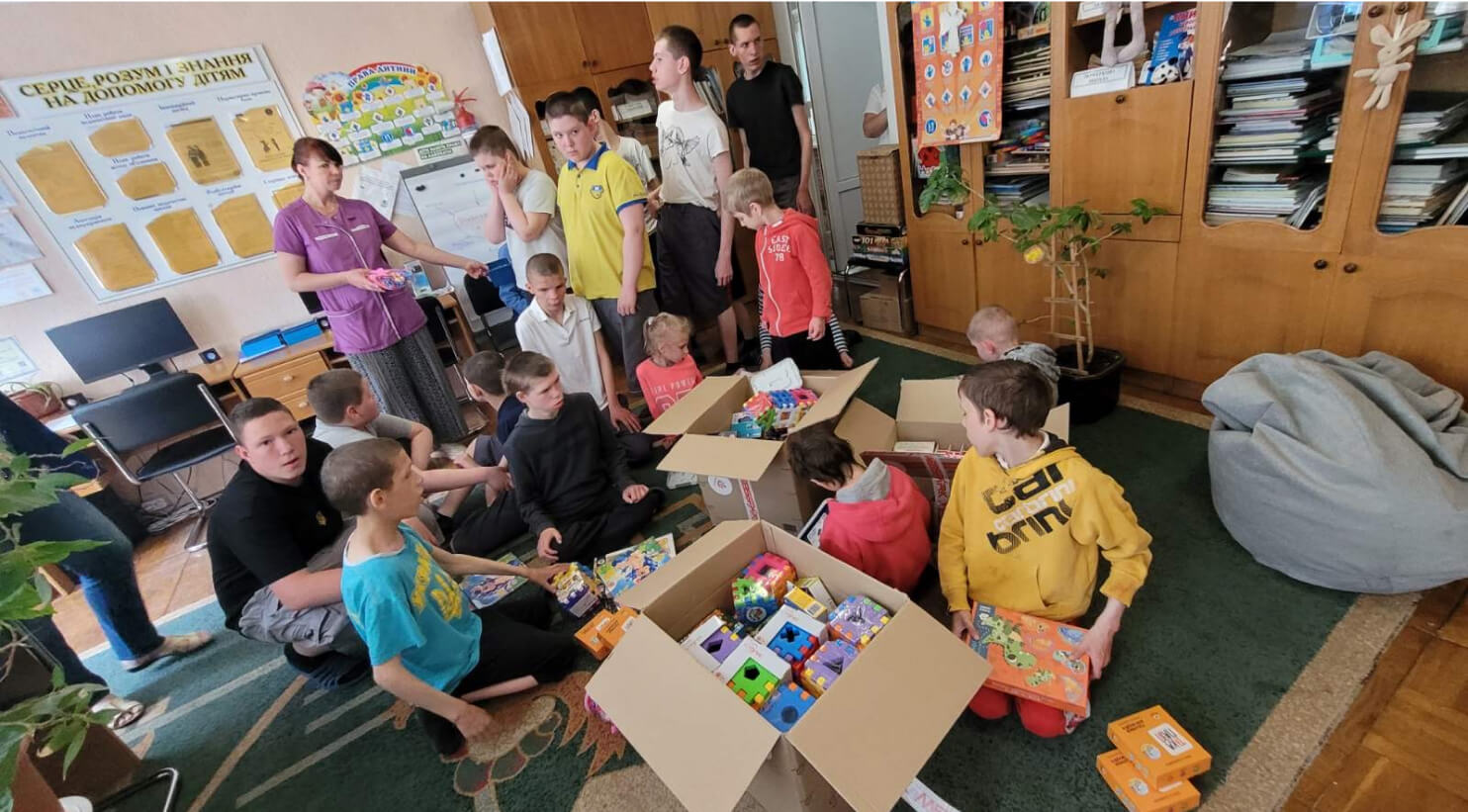 Humanitarian aid - Photo 3