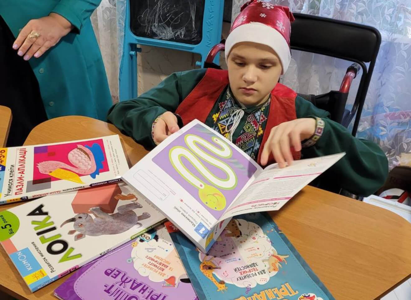 Humanitarian aid - Photo 1