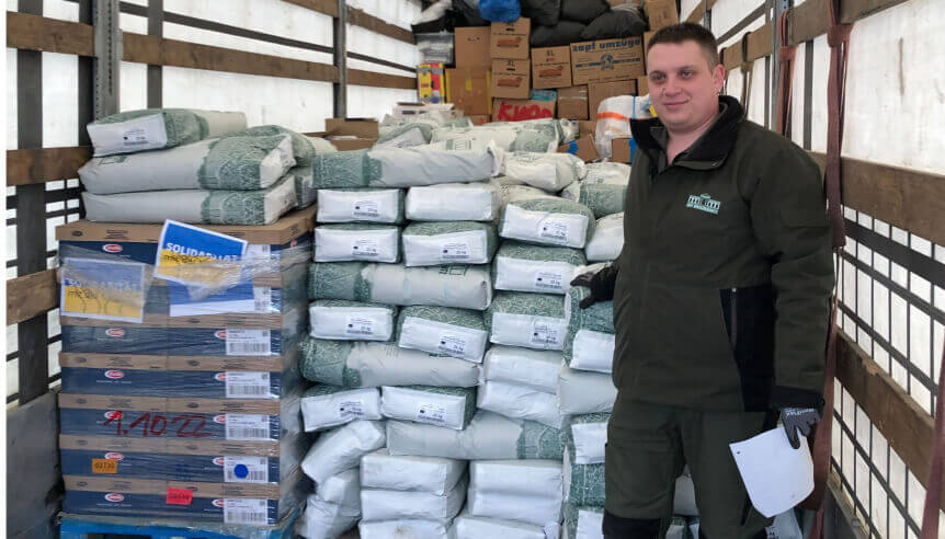 Humanitarian aid - Photo 1